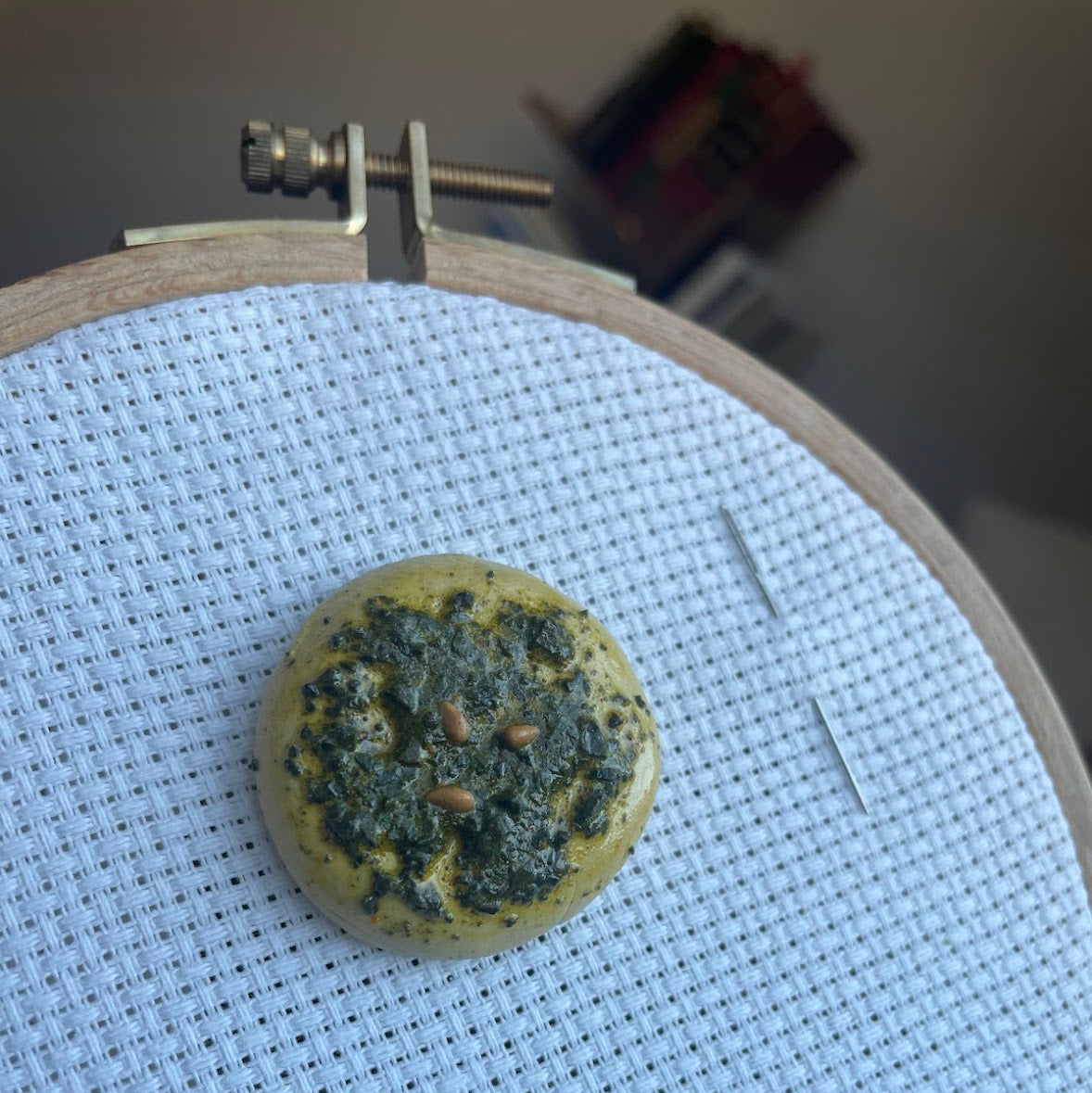Zaatar Mana'eesh Handmade Magnetic Needle Minder