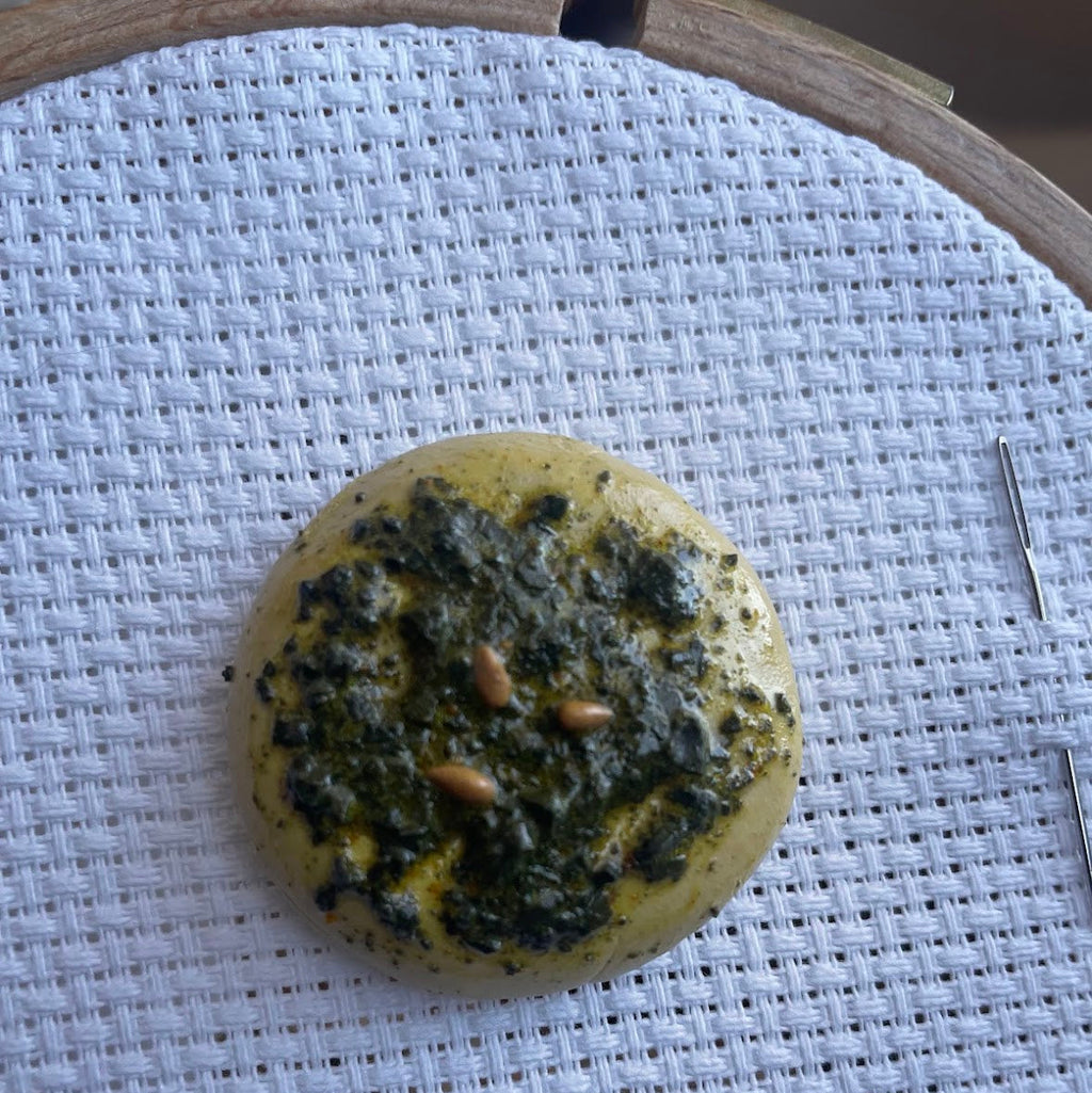 Zaatar Mana'eesh Handmade Magnetic Needle Minder