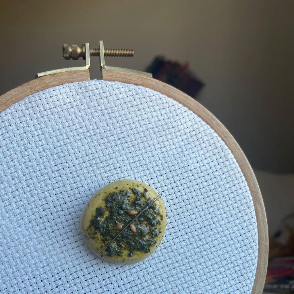 Zaatar Mana'eesh Handmade Magnetic Needle Minder