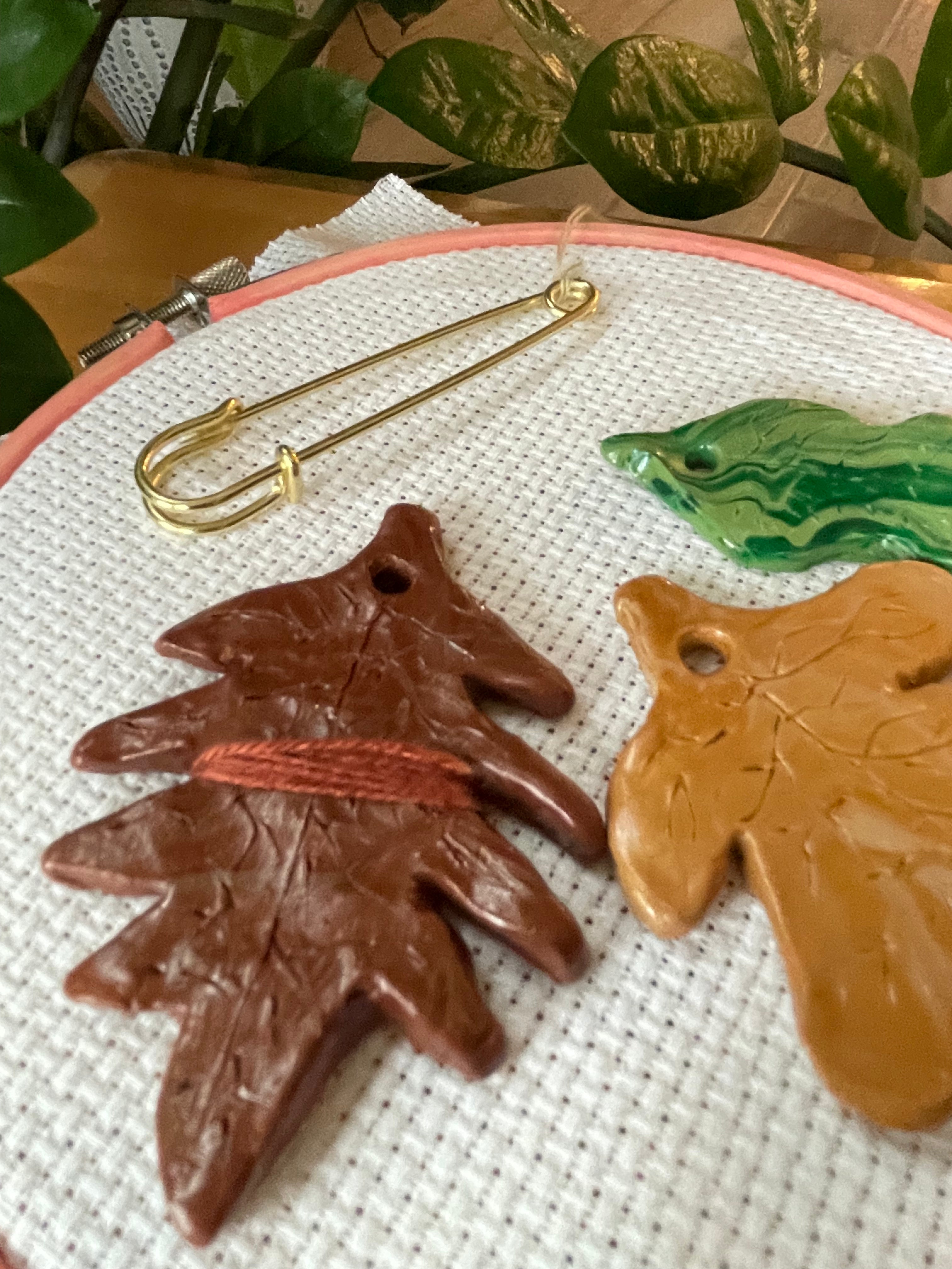 Leaf Thread Bobbins - Set of 3