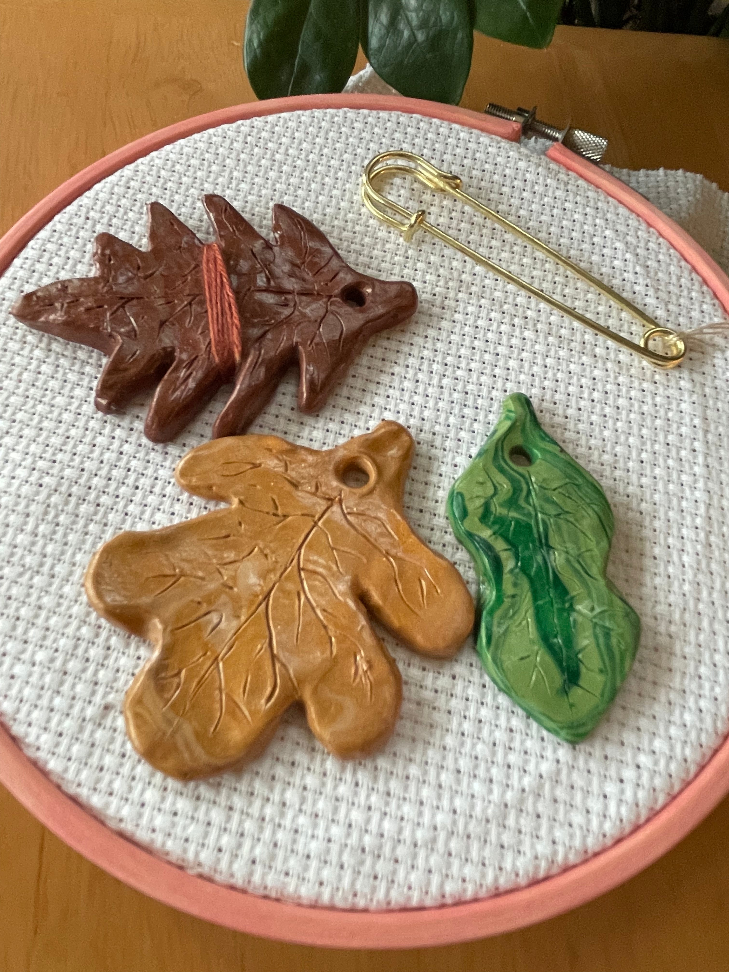 Leaf Thread Bobbins - Set of 3