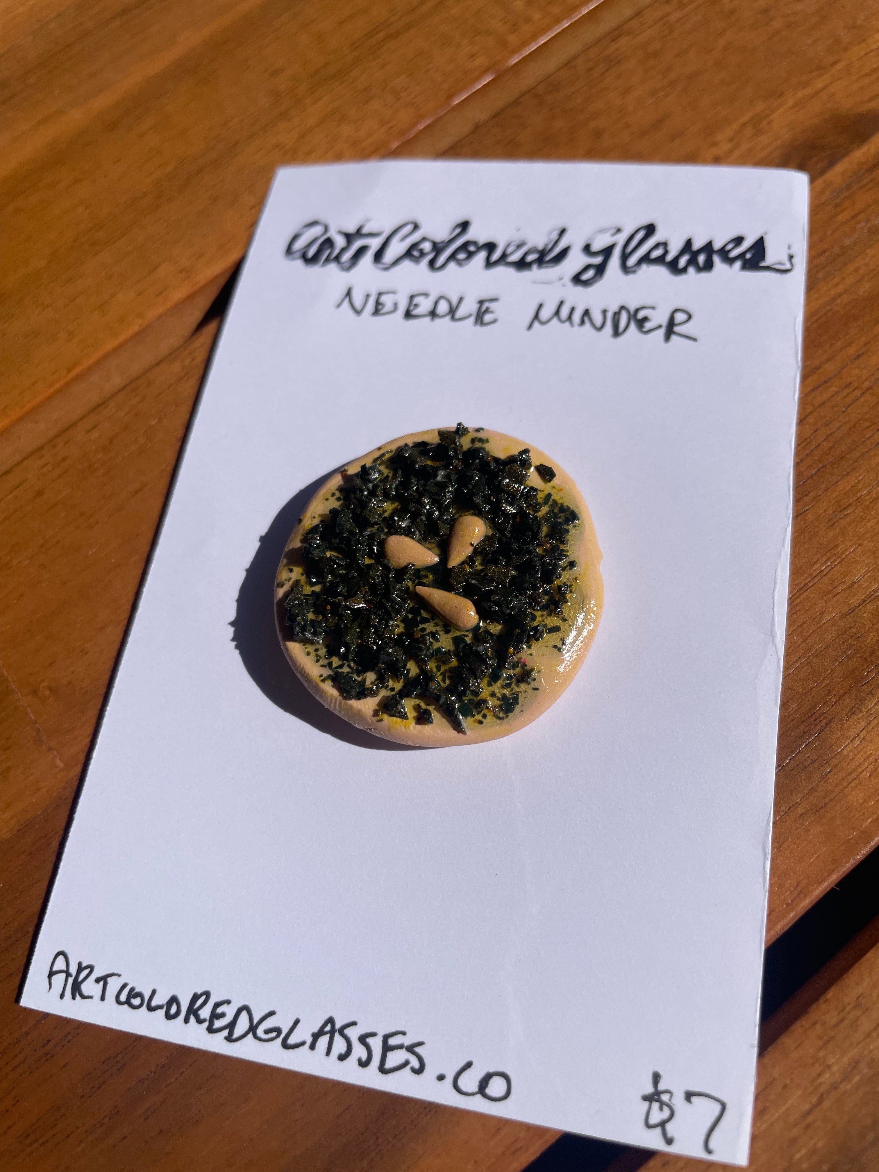 Zaatar Mana'eesh Handmade Magnetic Needle Minder
