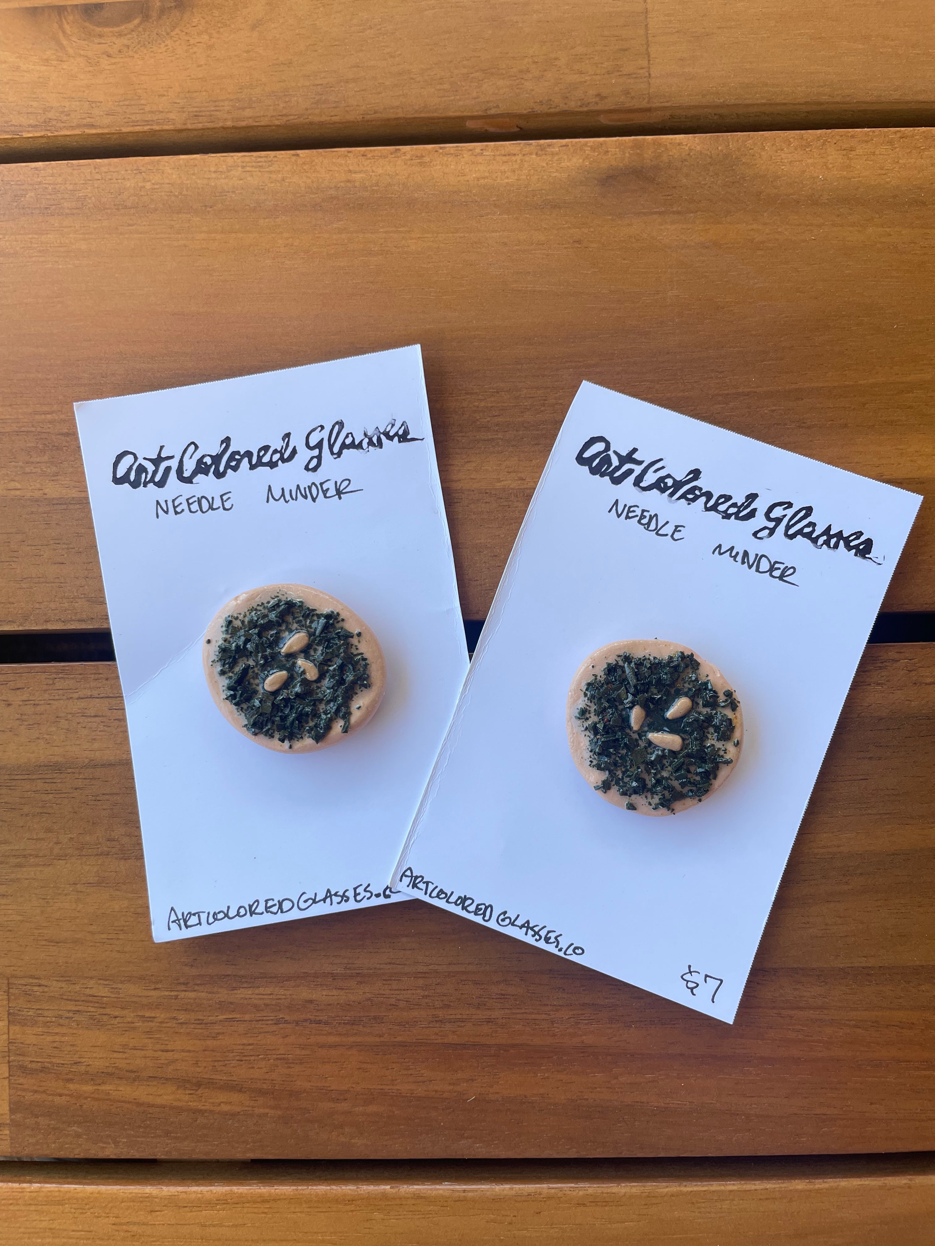 Zaatar Mana'eesh Handmade Magnetic Needle Minder